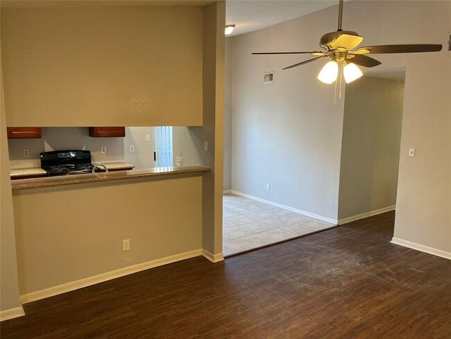 Building Photo - 11203 Pender Ln