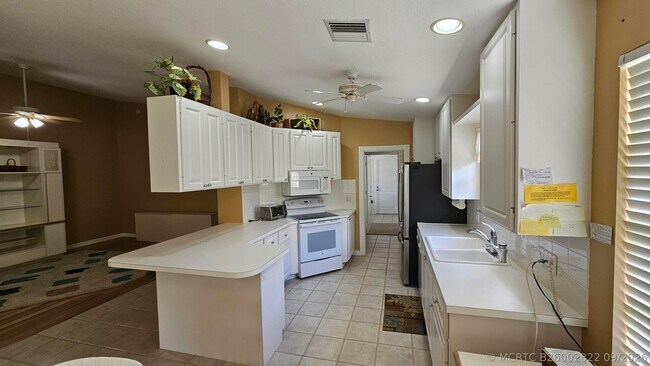 Foto del edificio - 7960 SE Peppercorn Ct