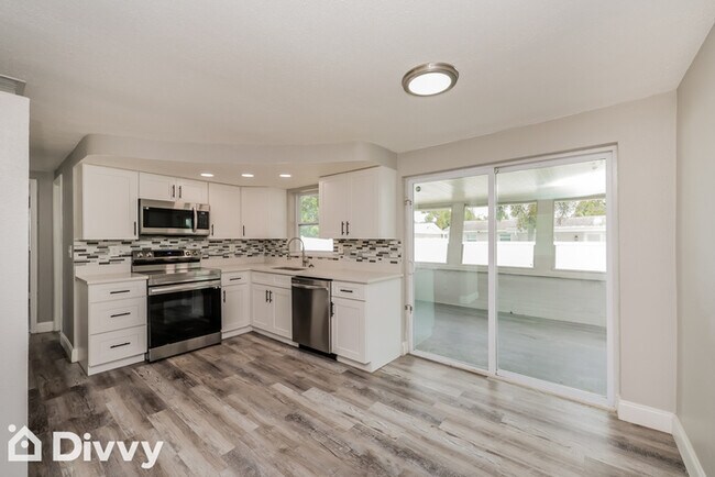 Building Photo - 3342 Rosefield Dr