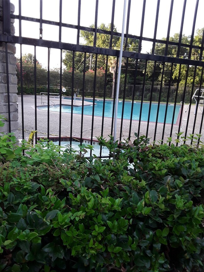 Building Photo - 2139 Shiveley Cir