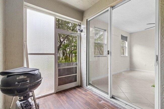 Building Photo - 2280 Shoma Dr