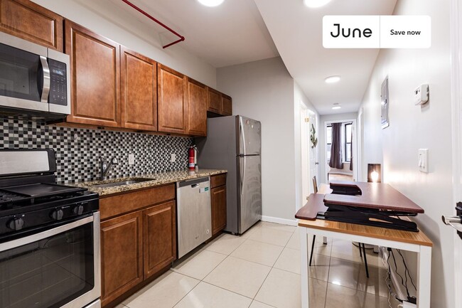 Building Photo - 362 Parkside Ave