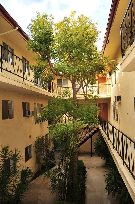 Foto del edificio - 1983 N Vermont Ave