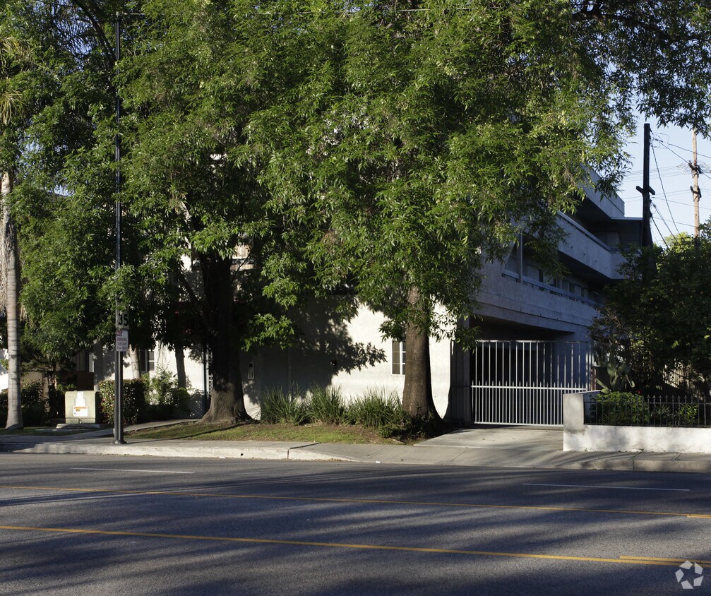 Primary Photo - 341 N Buena Vista St