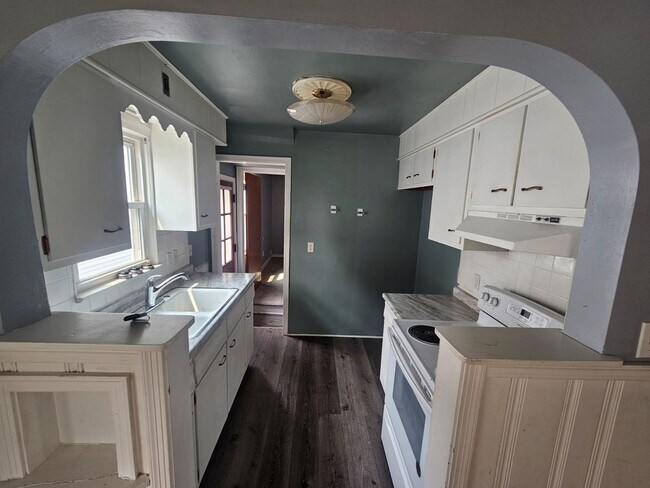 Foto del edificio - Spacious 3-Bedroom, 2-Bath South Euclid Home!
