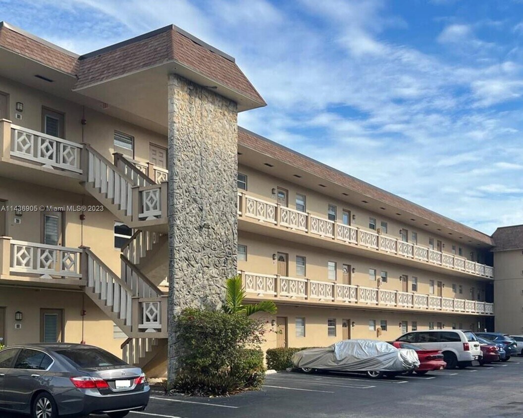 Primary Photo - 5061 W Oakland Park Blvd