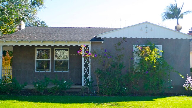 Building Photo - 10564 Ayres Ave