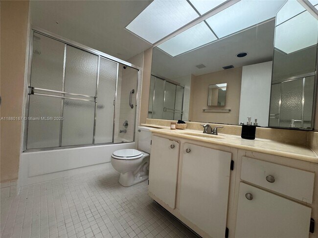 Foto del edificio - 1001 SW 128th Terrace