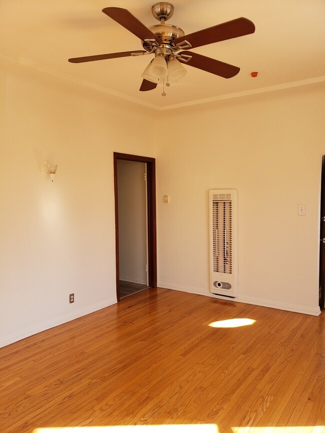 Building Photo - 8619 Cashio St