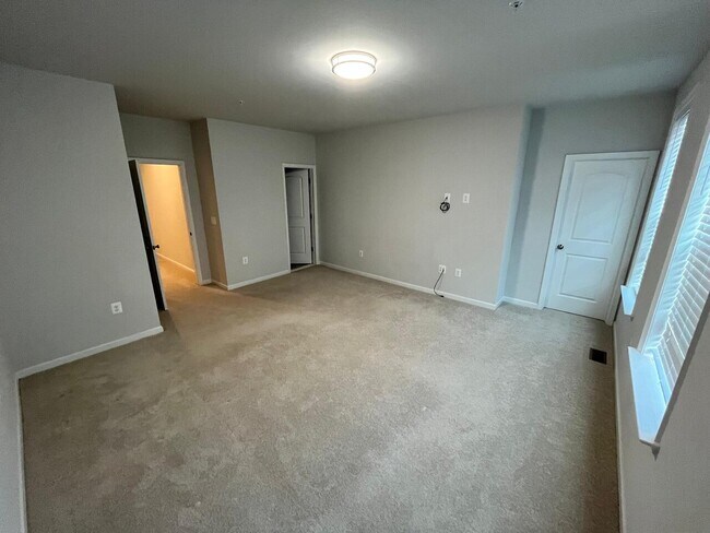 Building Photo - 13227 Coalfield Station LN, Unit A,  Midlo...