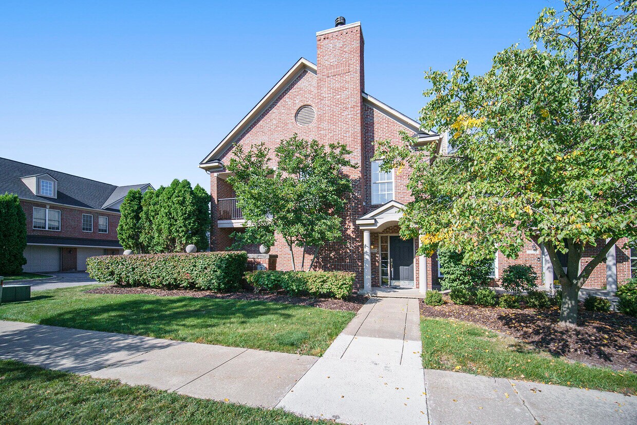 Foto principal - 5726 Hampshire Ln