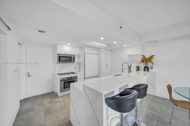 Building Photo - 50 Biscayne Blvd