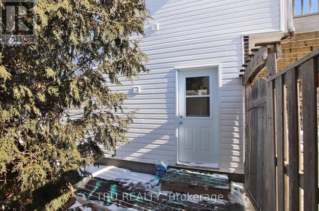 Building Photo - 86 Elvaston Ave