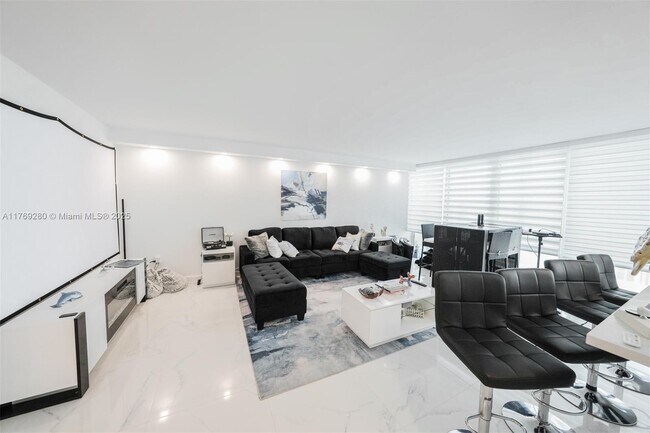 Building Photo - 18071 Biscayne Blvd