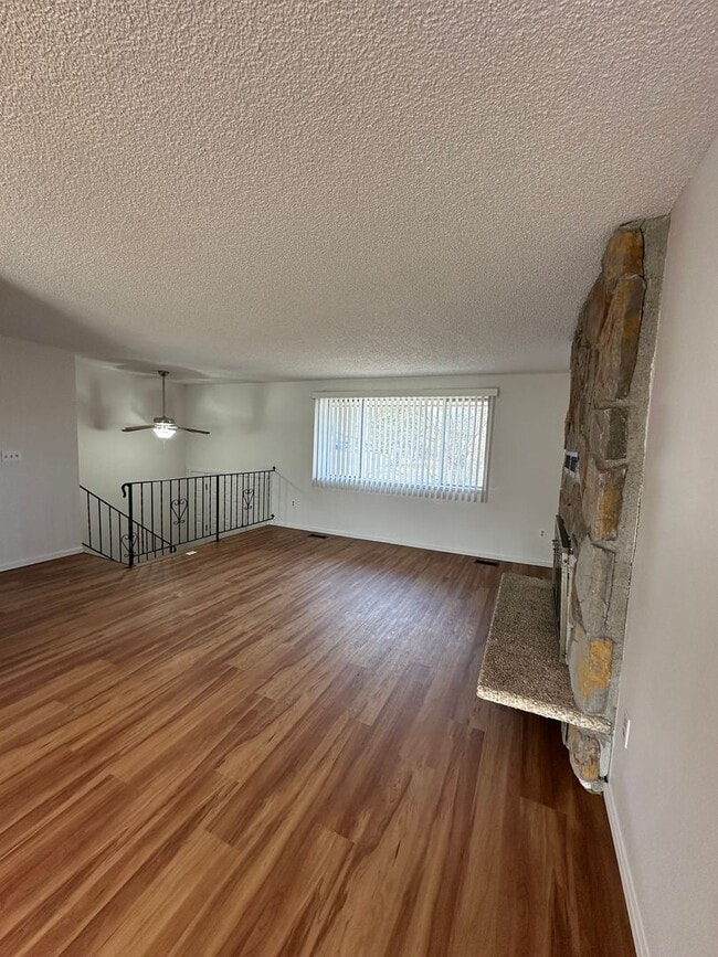 Building Photo - 3009 S Collins Rd