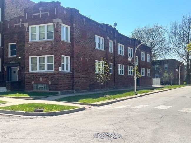 Foto del edificio - 7800 S Burnham Ave