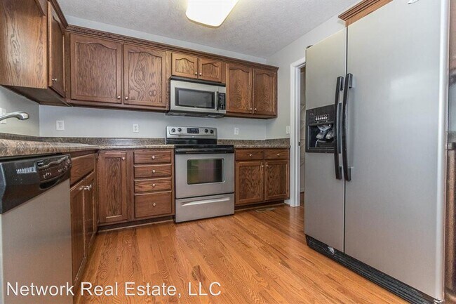 Building Photo - 3 br, 2.5 bath House - 112 Sarah Court