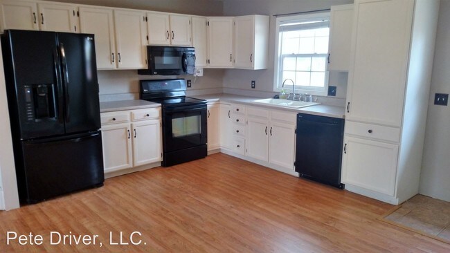 Foto del edificio - 4 br, 2 bath House - 200 W Boxelder