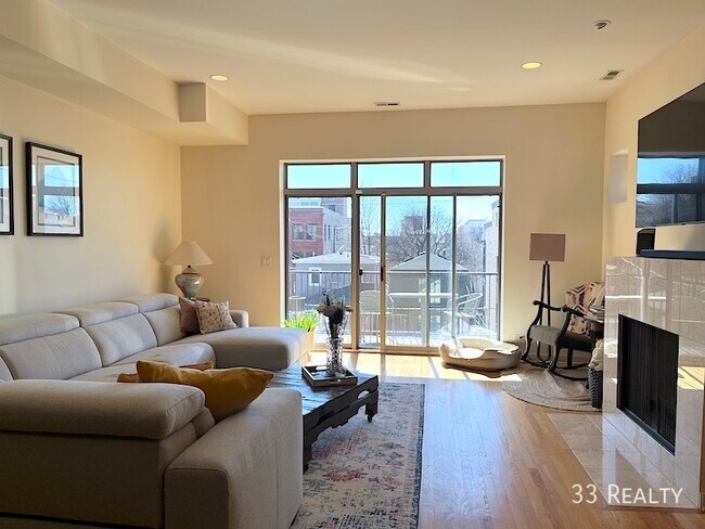 Foto del edificio - 2417 W Erie St