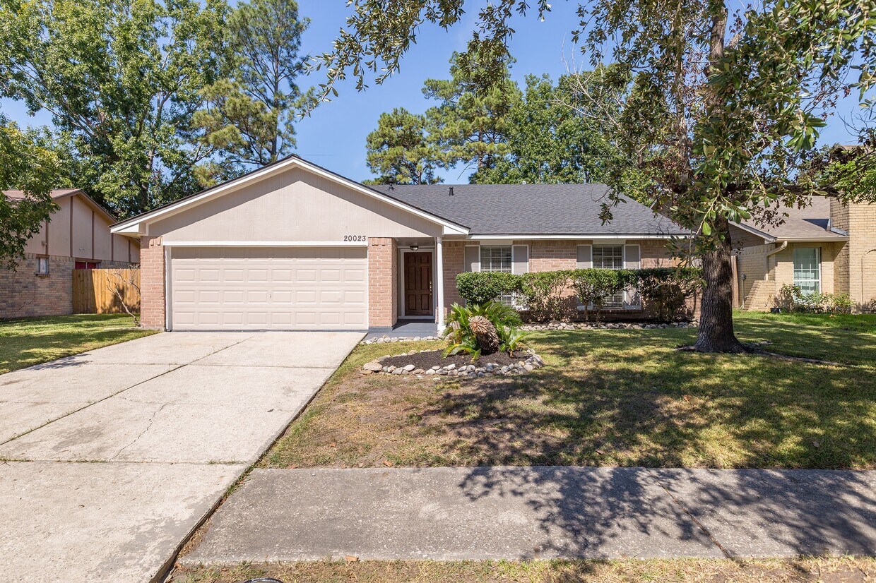 Foto principal - 20023 Timber Forest Dr