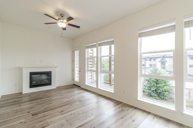 Foto del edificio - Evergreen Townhomes