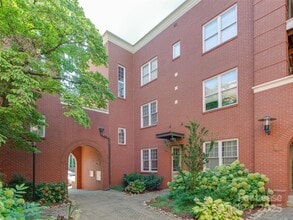 Building Photo - 400 Clarice Ave