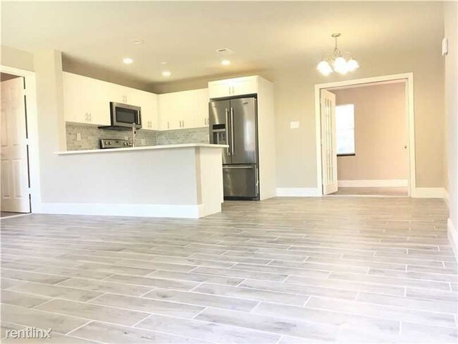 Foto del edificio - 6301 Farragut St