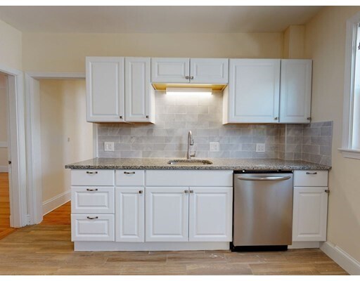 Primary Photo - 1304 Broadway
