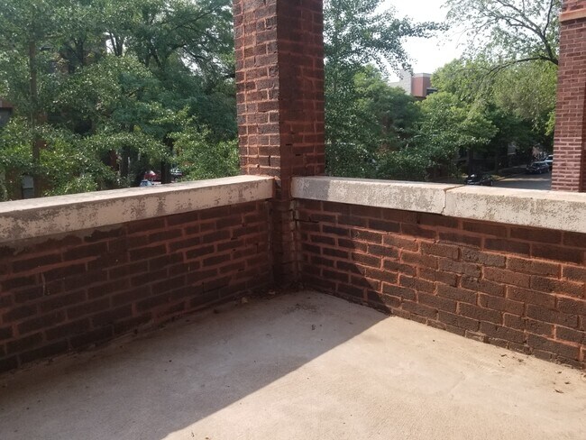 Foto del edificio - 3765 N Lakewood Ave