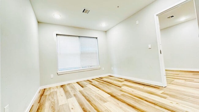 Building Photo - 154 Hamilton Ave