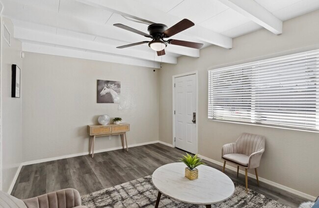 Foto del edificio - 1562 E Peoria Ave