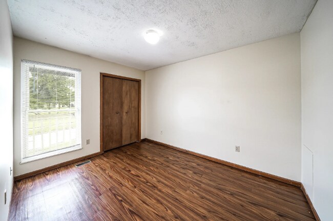 Foto del edificio - 1527 Whitehall Blvd