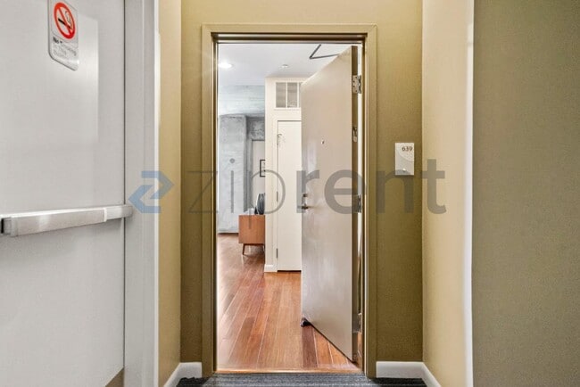 Building Photo - Unit 639