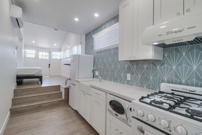 Foto del edificio - 8770 Washington Ave - A