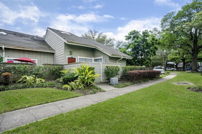 Foto del edificio - 12990 Greenway Chase Ct
