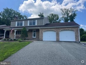 Building Photo - 20 Lehland Dr