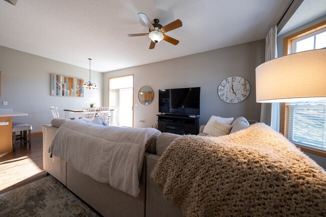 Building Photo - 20647 Hampshire Way