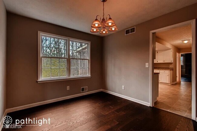 Foto del edificio - 5 br, 2.5 bath House - 4181 Glenn Street UNIT