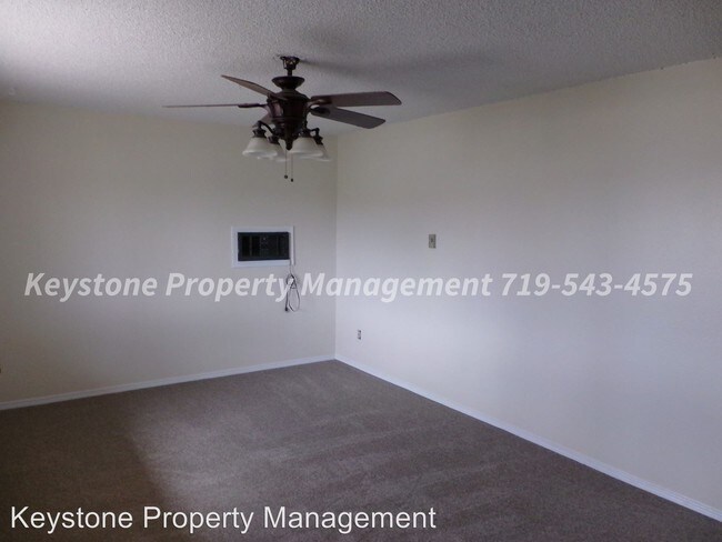 Building Photo - 1026 E Mallon Dr