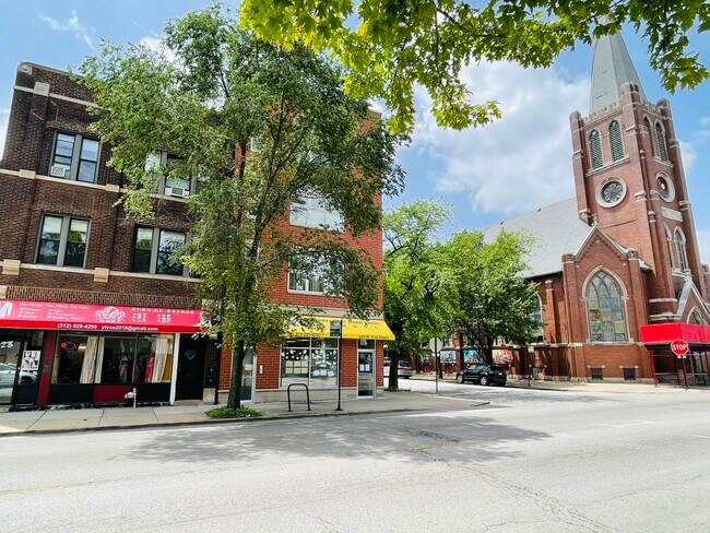 Foto del edificio - 623 W 31st St