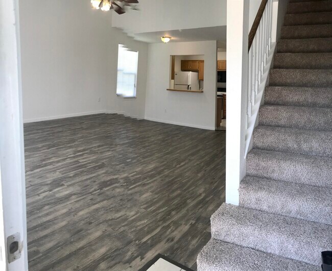 Building Photo - 1406 N Frideriki Dr