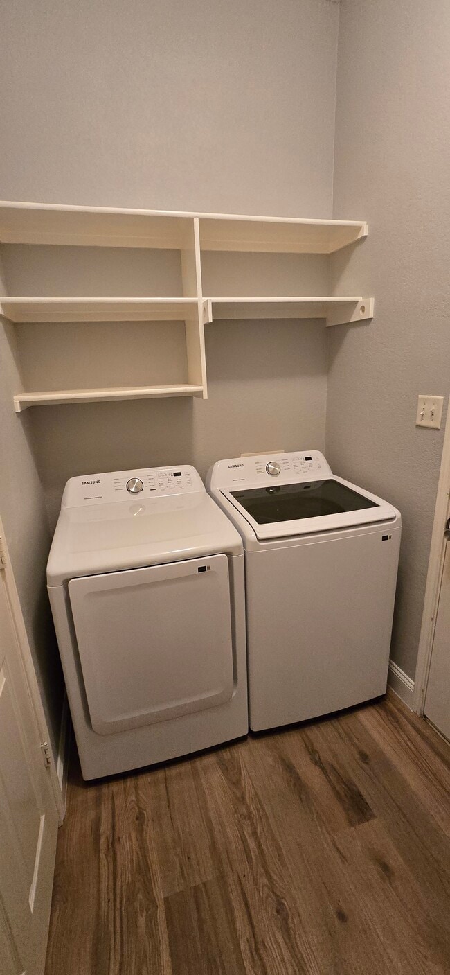 Foto del edificio - 10309 Fawn Meadow Ct