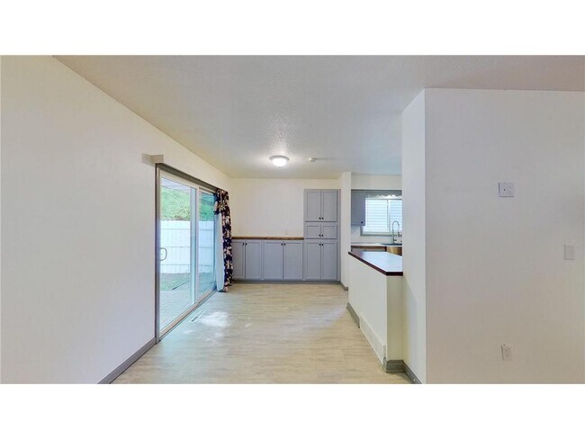 Foto del edificio - 3050 Grimes Ave N