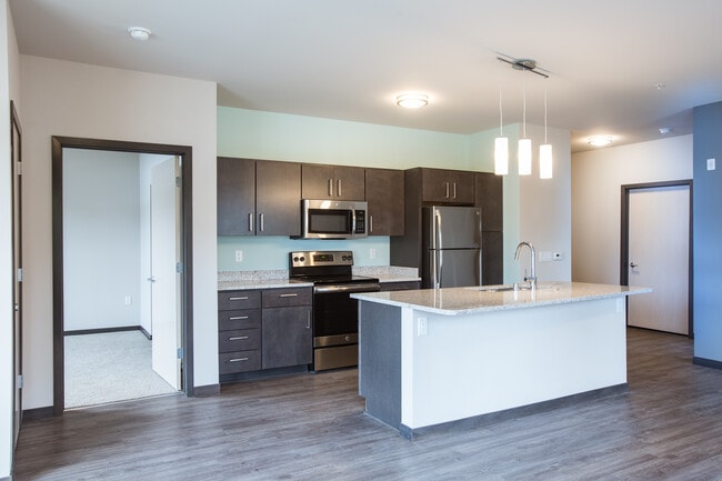 Building Photo - Esser Place