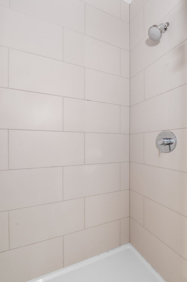 Building Photo - 4361 S Congress Ave