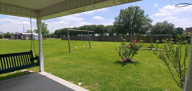 Foto del edificio - 8525 Sunflower Ln