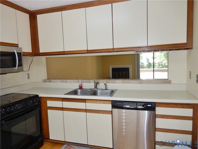 Building Photo - 2730 Spinnaker Ct