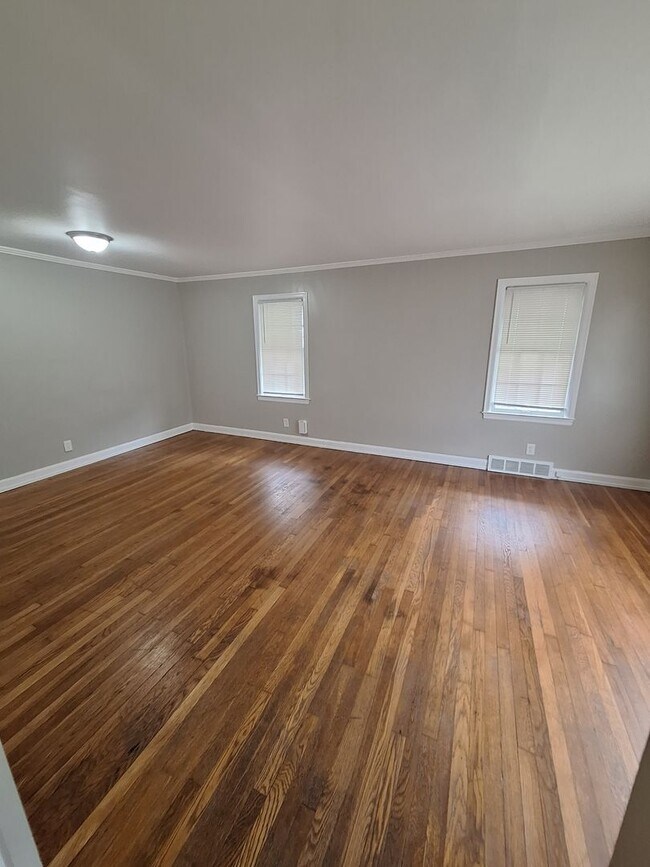 Foto del edificio - 753 Lynn Rd