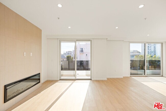 Foto del edificio - 1414 S Beverly Dr