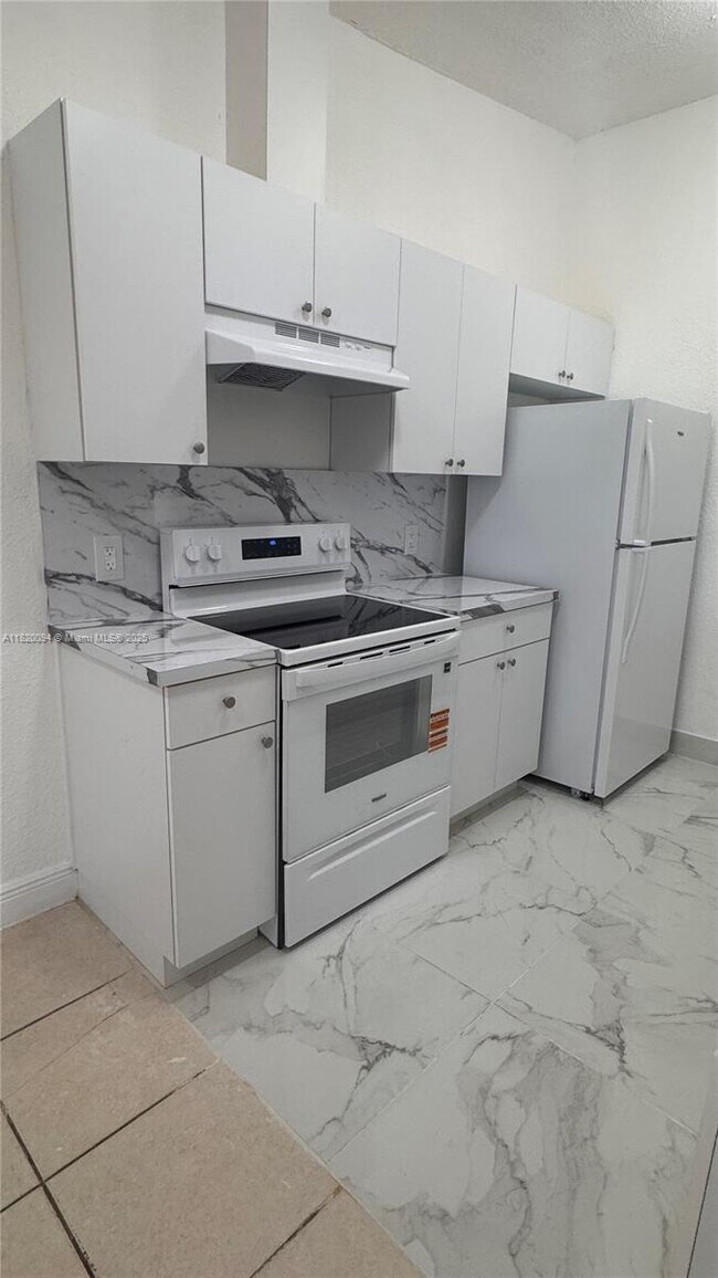 Foto del edificio - 3 bedroom in Miami Gardens FL 33056